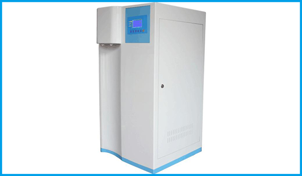 真正的智能醫(yī)用實(shí)驗(yàn)室超純水機(jī)：采用微處理器自動(dòng)控制.系統(tǒng)具有自動(dòng)判別預(yù)處理柱、反滲透膜、純化柱，超純柱、微濾、超濾、紫外燈管等失效功能。并能聲光報(bào)警，以保證機(jī)器處在最佳運(yùn)行狀態(tài)。